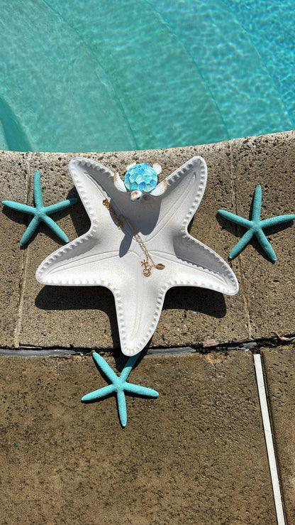 Rhinestone Pattern Shell Accent Pendant Necklace